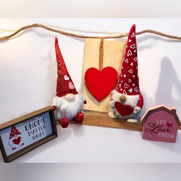 Valentine's Home decor: 2 Large Gnomes, 2 Wooden Signs. Gnomes Never Used. - Picture 1 of 4